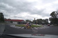 Po Havířově se proháněl motorkář-naháč: Ujížděl policii a naboural
