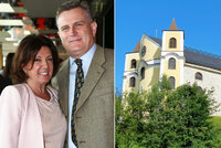 Svatba Marie Rottrové (74): Nevěsta v bílém a kostel s prosklenou střechou!