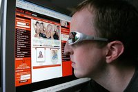 Pro porno na web jen s novým pasem, nakázal Britům zákon. Vyjde na tři stovky