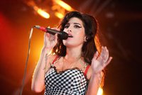 Do Česka přijede živá vzpomínka na Amy Winehouse (†27)! Přijďte si slavnou rebelku připomenout