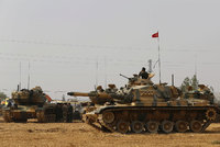 Turecko provede invazi do Sýrie, potvrdily USA. Kurdové se připravují na válku