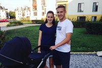 Miss Tereza Chlebovská týden po porodu: První procházka s dcerou Emou!