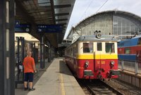 Z Prahy má do středních Čech jezdit více vlaků. Nově i o víkendových nocích
