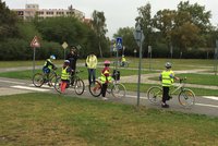Bezpečně do školy v Praze 14: Děti se učí předcházet nehodám i první pomoc