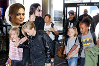 Angelina Jolie se rozvádí s Bradem Pittem a chce mu vzít všechny děti! Kolik jich vlastně mají?