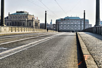 Řidiči, pozor! O víkendu uzavřou Mánesův most: Proběhnou na něm česko-německé sousedské slavnosti