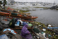 Tajfun Sarika udeřil na Filipínách: Zabil dva lidi, tři další se pohřešují