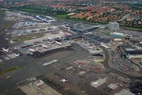 Poplach v Dánsku: Kvůli bombě se hromadně evakuují letiště i obchodní domy