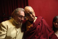 Setkání »božského Káji« s dalajlamou: Má žlutou auru, řekl o Gottovi důchovní vůdce