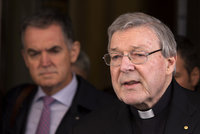 Vatikánský kardinál zvrhlým pedofilem? Policie ho šetří kvůli zneužívání dětí