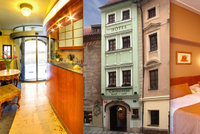 Nejužším domem v Praze je hotel kousek od Karlova mostu. Měří pouhých 3,28 metru