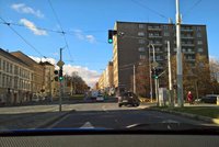 Semafor na bělohorské křižovatce zase »běží«: Test nedopadl vůbec dobře