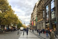 Pražská ulice Na Příkopě je 19. nejdražší nákupní ulicí světa. Překonala Pařížskou