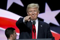 Volby v USA ONLINE: Trump bude prezidentem, Clintonová mlčí a u Zemana slaví