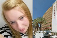 Smrt na dovolené ve Španělsku: Dívku (†21) našli mrtvou pod balkonem