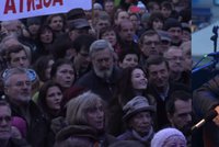 17. listopad ONLINE: Tisíce lidí na Václaváku, vulgární Ortel a Zeman nikde