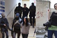 Češi zadržení v Turecku: Chovali se nezodpovědně a nebylo to poprvé, říká Markéta Kutilová z SOS Kobaní