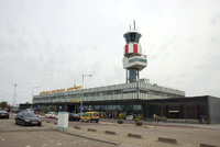 Nizozemsko v pohotovosti: Letiště u Rotterdamu obsadily těžce ozbrojené hlídky