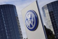 Volkswagen hromadně propustí 30 tisíc lidí. Hrozí vyhazovy i v Česku?