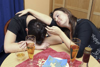 Za alkohol utrácí Češi víc než většina Evropy. 600 tisíc lidí se opíjí každý den
