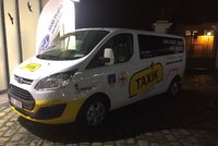Levné taxíky pro seniory začnou jezdit v části Prahy, Písku i na Moravě