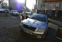 Policejní hlídka se v Českých Budějovicích srazila s osobním autem