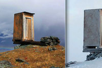 Nejextrémnější záchod na světě na Sibiři: Latrína visí na skále v nadmořské výšce 2,6 km!