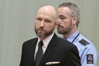 Fjotolf Hansen v Norsku zavraždil 77 lidí. Breivik si náhle změnil jméno