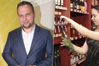 Boj proti pančovanému vínu: Vinotékám radí na Jurečkově webu i komiksy