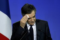 Prezidentem Francie chce být 11 politiků. Na podpisy vede průšvihář Fillon