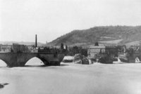 Před 130 lety povodeň „spláchla“ Karlův most. „Oči všech Pražanů zalily se slzami,“ psaly noviny