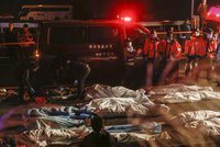 Děsivá nehoda: Turisté jeli za kvetoucími třešněmi, zemřeli na dálnici