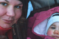 Matka s dcerou (1,5) zmizely po odchodu z léčebny: Hledá je policie