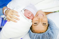 Porodnice zaměnila dvě novorozeňata: Teď musí zaplatit odškodné skoro 2,5 milionu