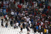 Řezníci i Gladiátoři: Dokument BBC ukázal ruské fanoušky fotbalu, Moskva zuří