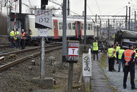 Blízko Bruselu vykolejil vlak: Jeden člověk zemřel, další jsou zranění