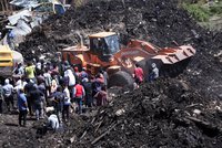 Smrt v odpadcích: 46 lidí zabil sesuv na skládce