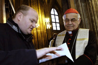 Kardinál Vlk (†84) žertoval o tom, že má čepec od Karkulky, vzpomíná Herman