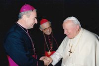 S kardinálem Vlkem (†84) jsme si byli hodně blízcí, vzpomíná biskup z Brna