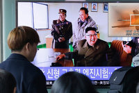 Severní Korea zveřejnila nové video: Ničí na něm americké bombardéry
