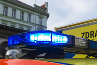 Auto u Prahy srazilo holčičku (10)! Dívenka se nerozhlédla na autobusové zastávce