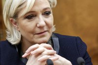 Dceru Le Penové přepadli a brutálně zbili. Se sestřenicí se vracela z večírku