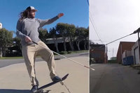Skateboardista Daniel oslepl, ale na prkně jezdí dál. Pomáhá si slepeckou holí