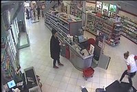 Brutální útok při krádeži v centru Prahy. Prodavačka skončila v bezvědomí
