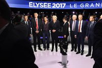 Lži, uprchlíci a ekonomická válka: Ve Francii se střetli kandidáti na prezidenta