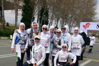 Průlom: Ženy v Íránu mohly běžet závod s muži. Pod podmínkou, že budou zahalené