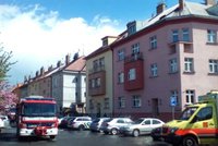 V Kounické ulici zasahovali hasiči: Po požáru skončily dvě děti v nemocnici