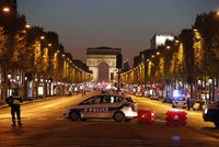 V Paříži prý zabíjel 39letý Francouz: Policie dělá razie a hledá komplice