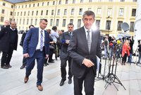 Pád vlády ONLINE: Zeman přijme demisi Sobotkova kabinetu, oznámil Babiš