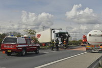 Nehoda kamionu u Studénky: Prorazil svodidla a zablokoval provoz na D1